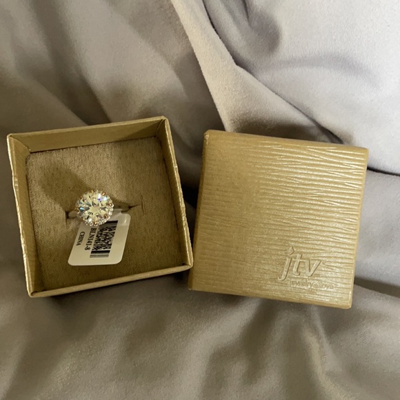 Bella Luce Ring - Picture 7 of 8